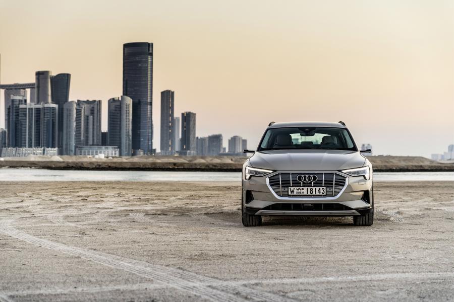  Audi e-tron 55 Quattro 2019 года  (WW) (фото 309 из 452)